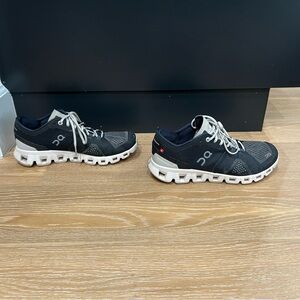 On Cloud X women’s size 7.5